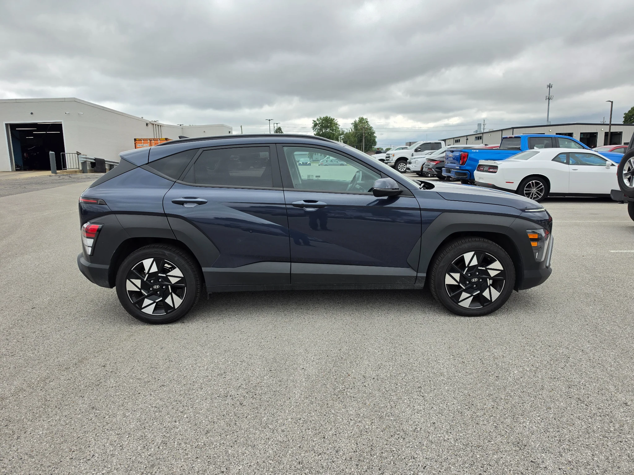 Used 2025 Denim Blue Hyundai SEL image 5