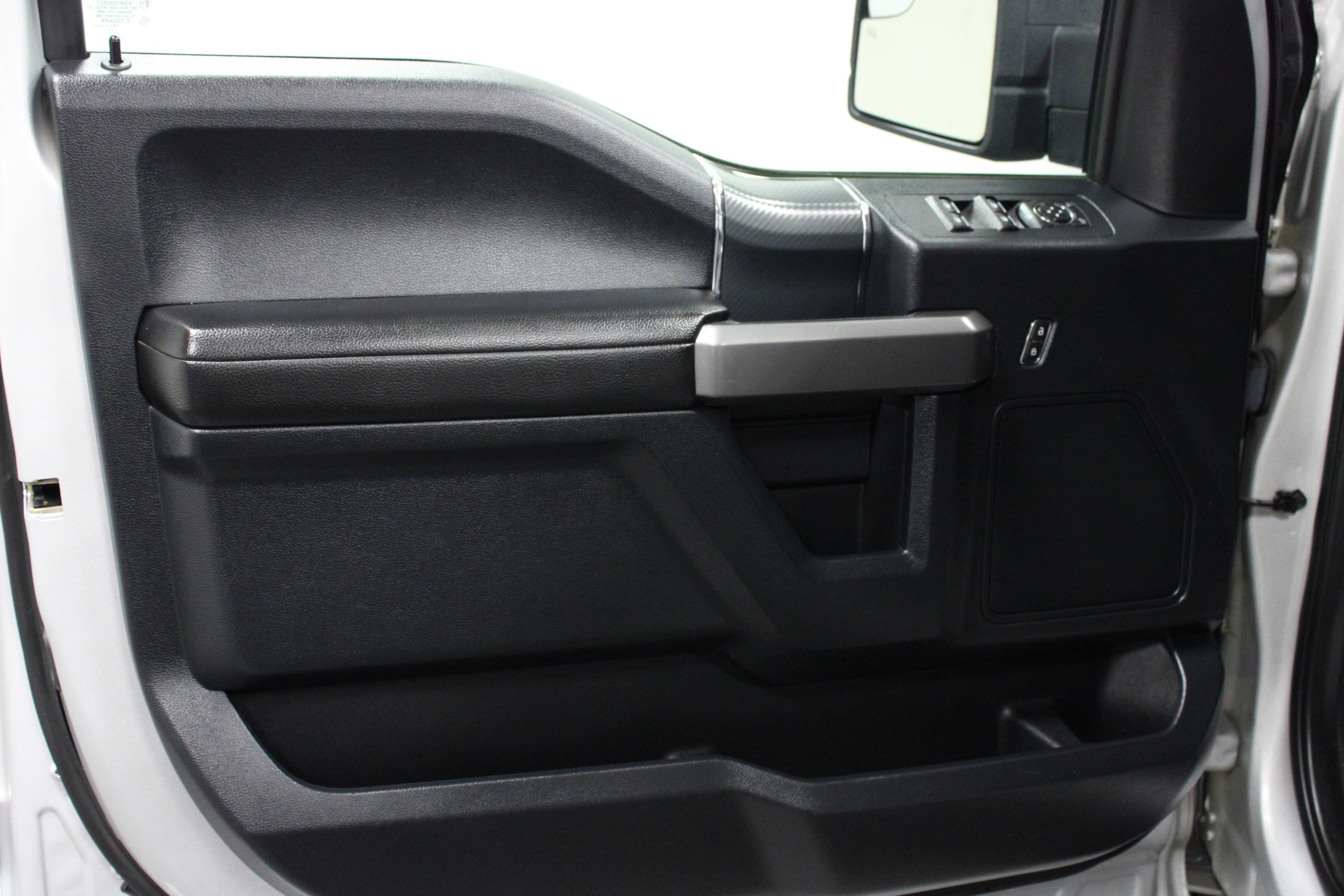 Used 2019 Ingot Silver Metallic Ford XLT image 11