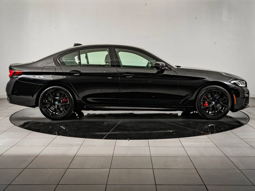 Used 2023 Black Sapphire Metallic BMW 540i xDrive image 11