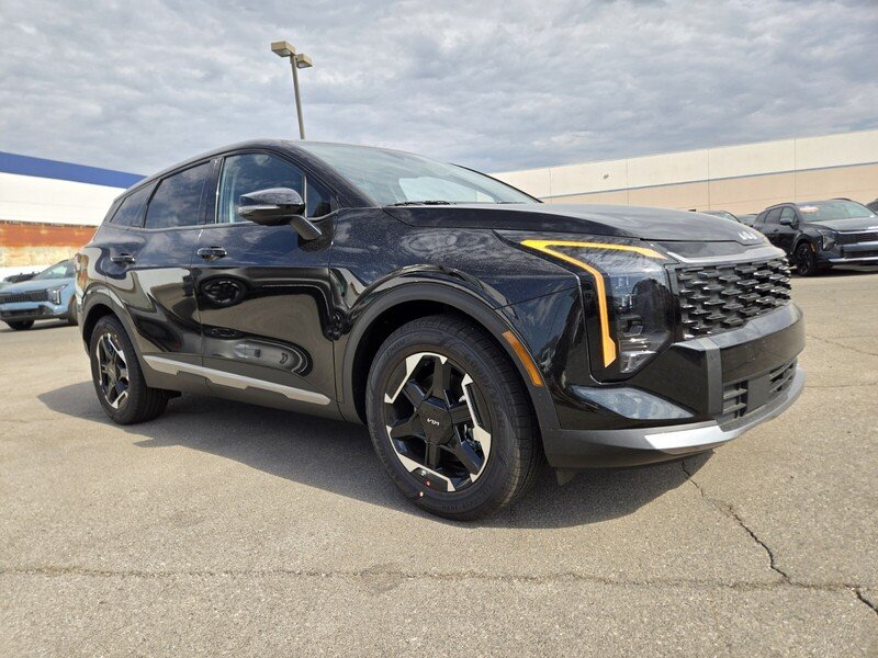 New 2027 Fusion Black Kia S image 2
