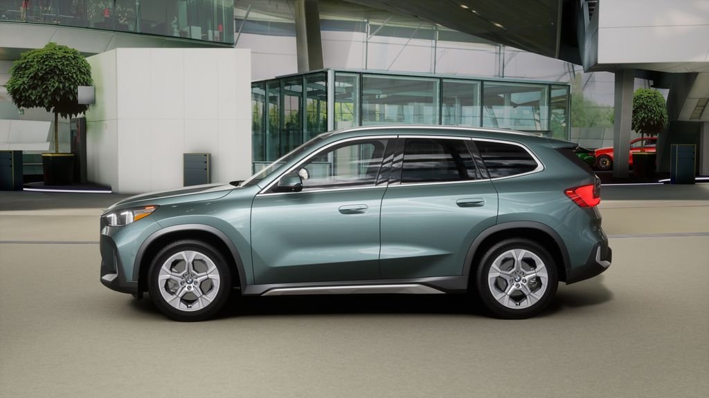 New 2026 Cape York Green Metallic BMW xDrive28i image 28