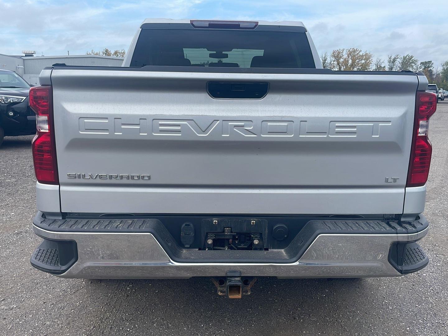 Used 2021 Silver Ice Metallic Chevrolet LT image 9