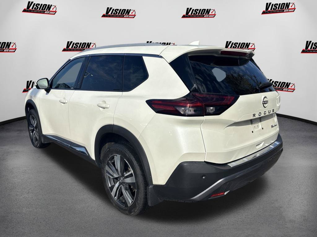 Used 2023 White Nissan SL image 9