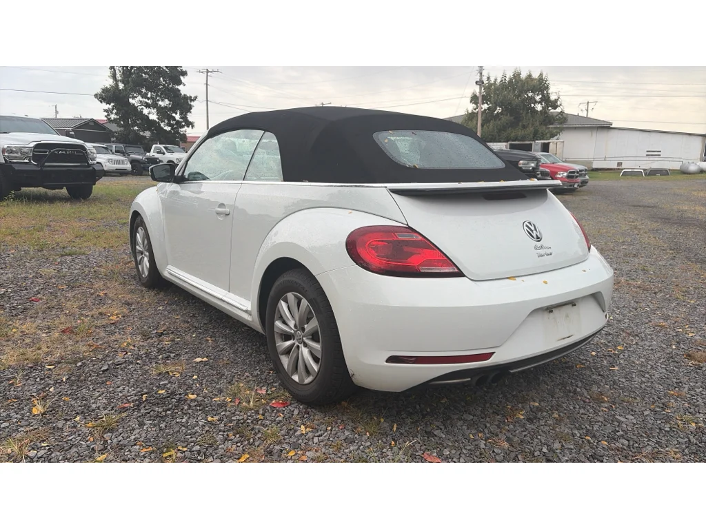 Used 2018 Pure White/Black Roof Volkswagen S image 4
