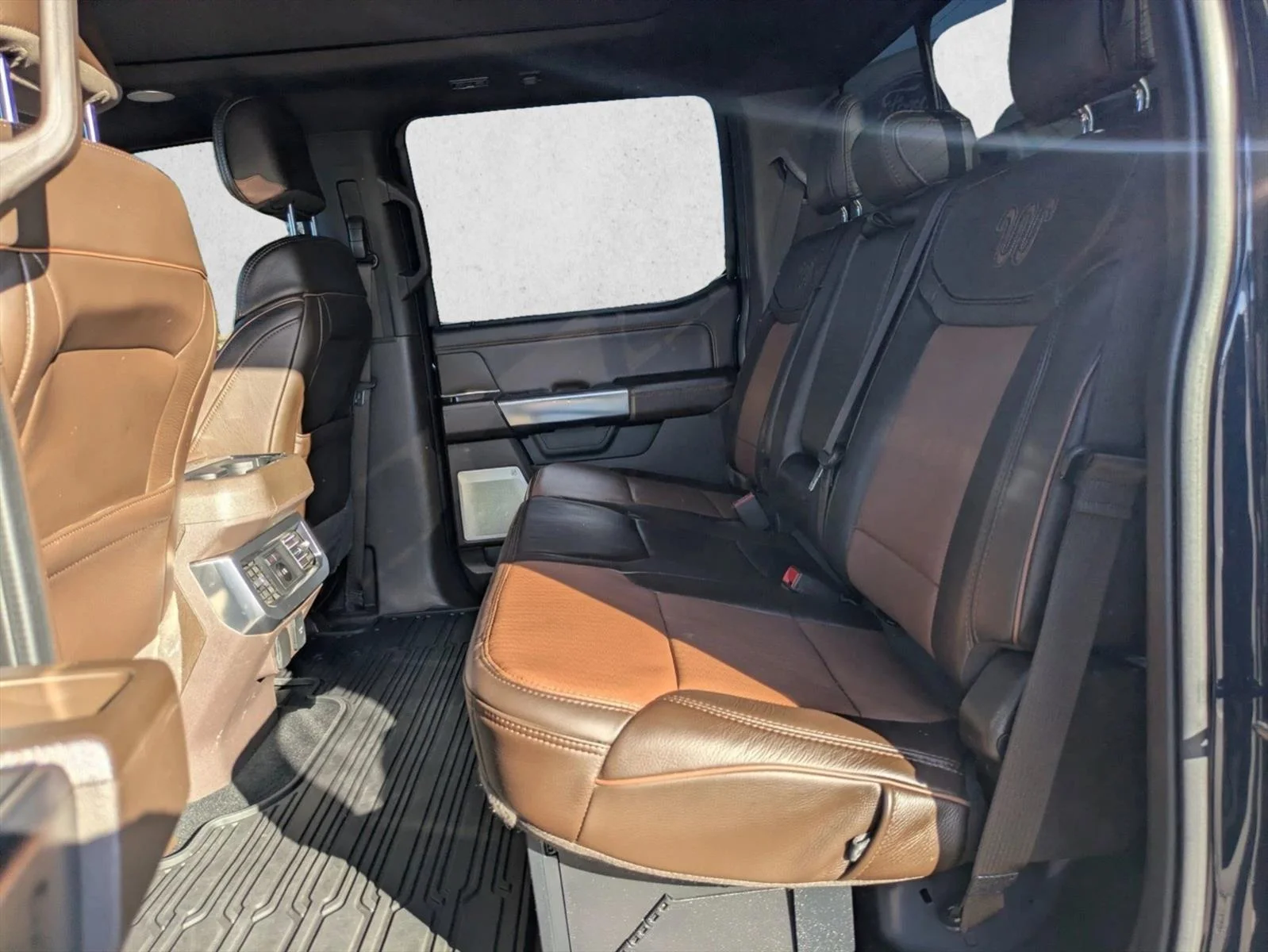Used 2024 Antimatter Blue Metallic Ford King Ranch image 18
