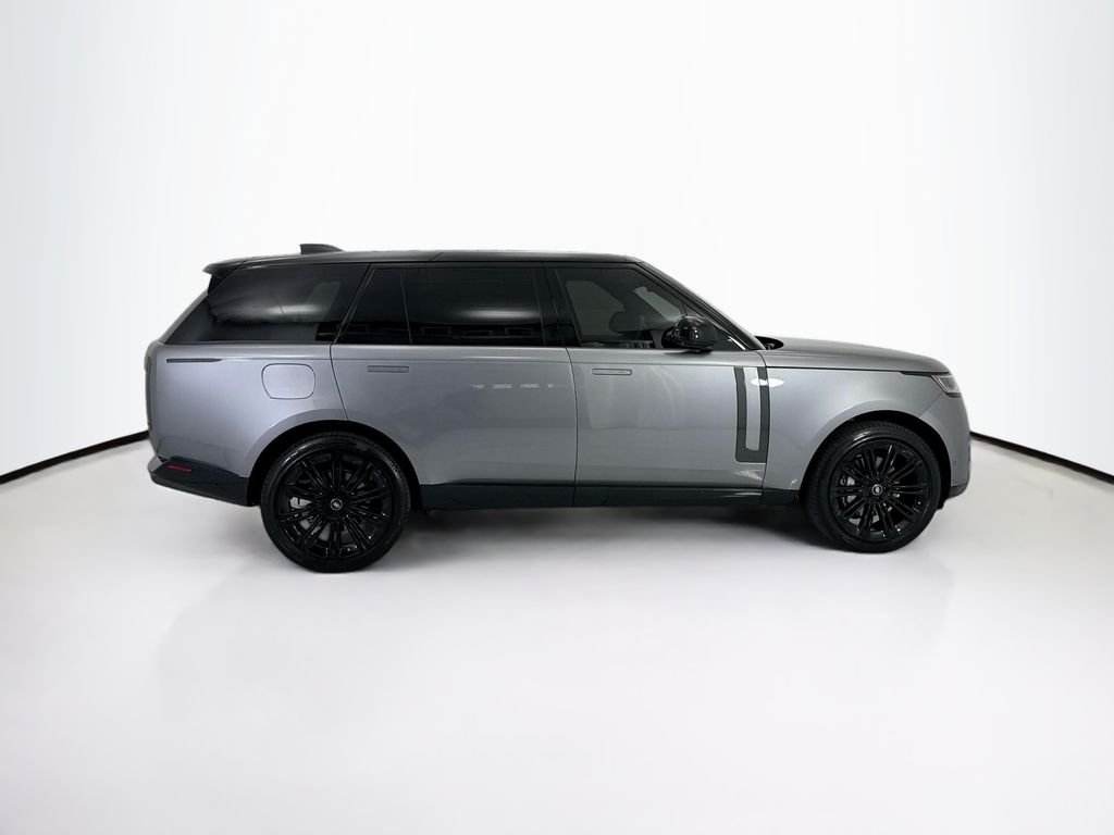 Certified Used 2025 Eiger Gray Metallic Land Rover SE image 4