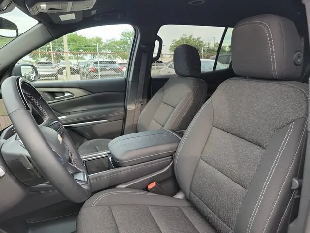 2025 Chevrolet Traverse LT - Photo 18