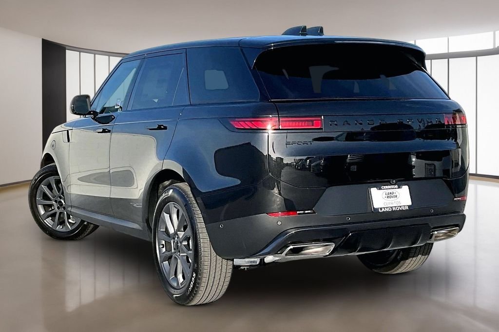 New 2026 SANTORINI BLACK Land Rover SE image 3