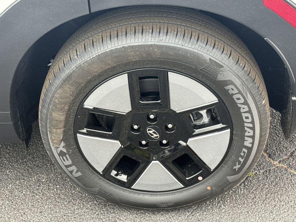 New 2026 White Hyundai SEL image 19
