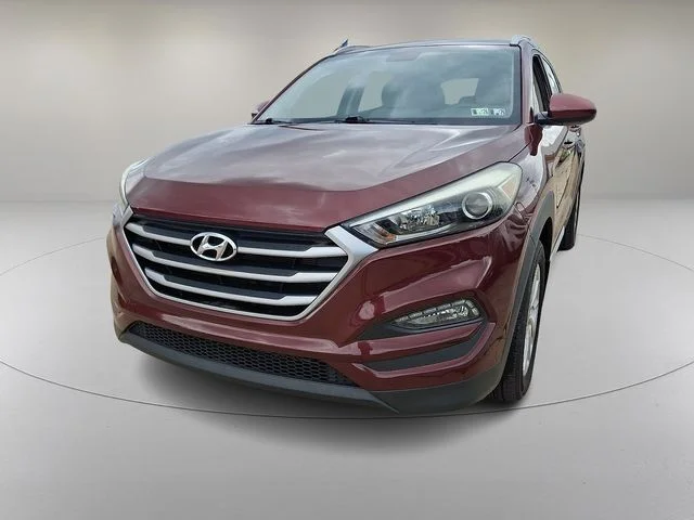 Used 2017 Red Hyundai SE image 4