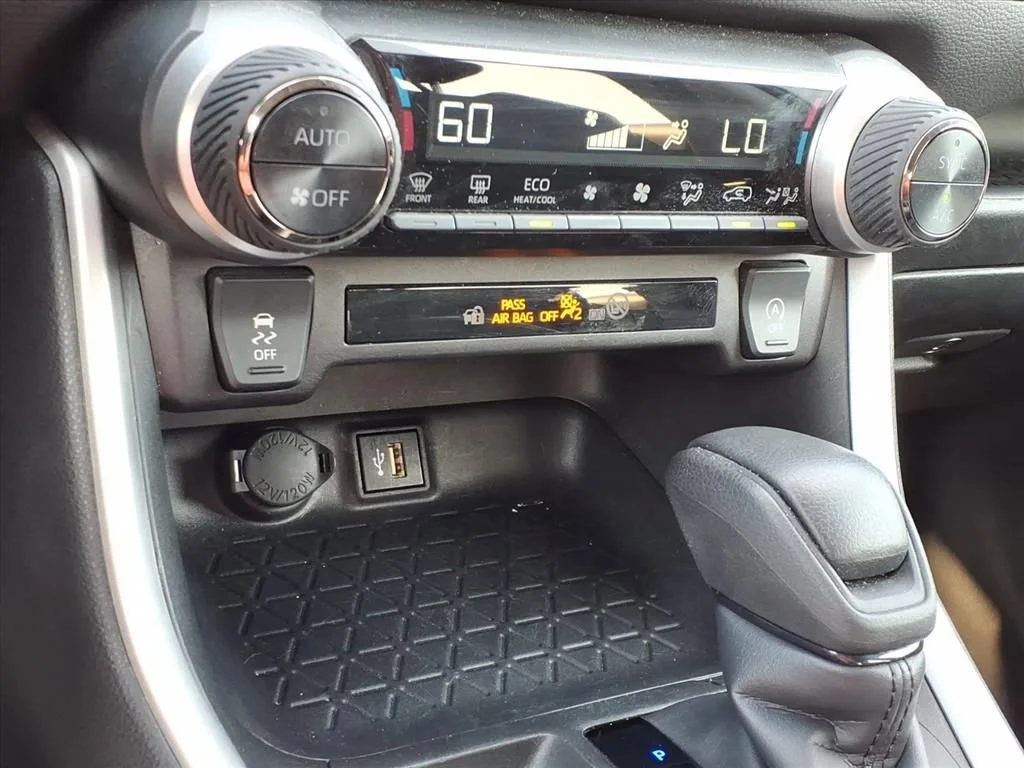 Used 2024 White Toyota XLE image 10