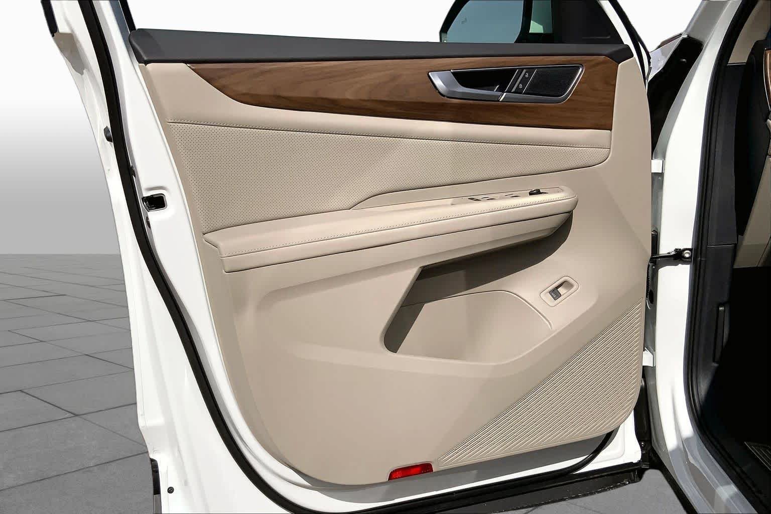 New 2026 Opal White Pearl Volkswagen 2.0T SE w/Technology image 10