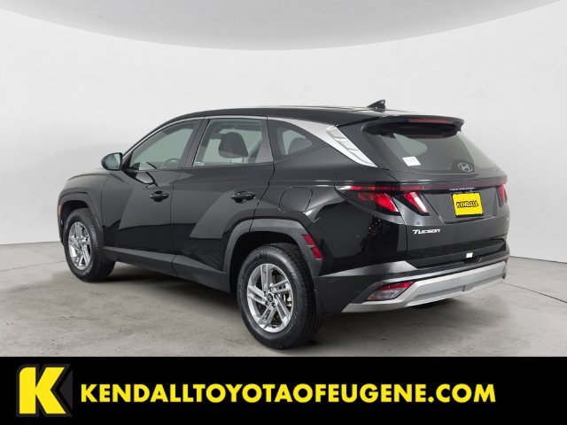 Used 2025 Black Hyundai SE image 7