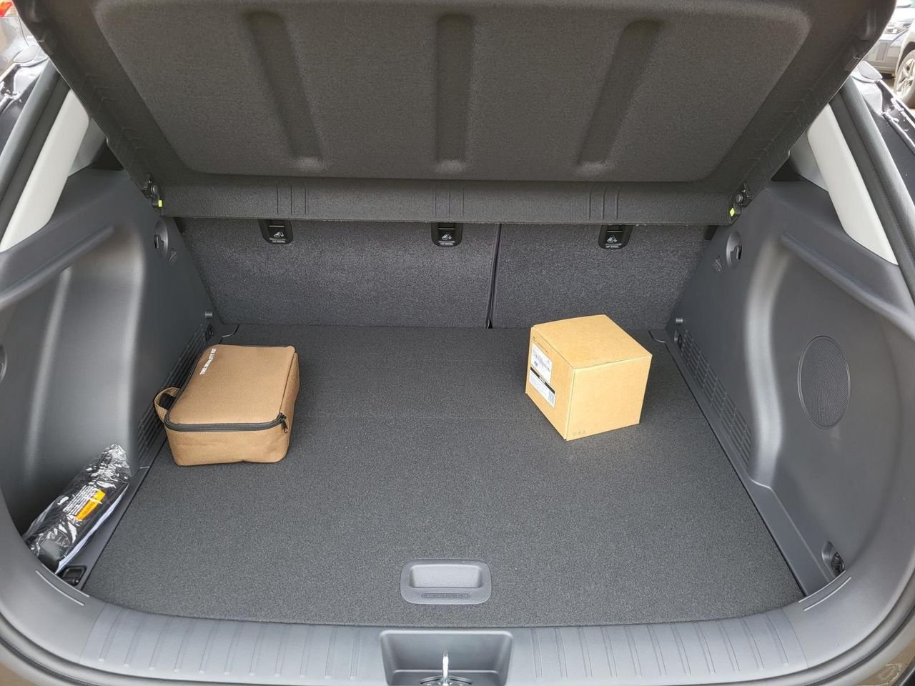 2026 Hyundai Kona Limited - Photo 10