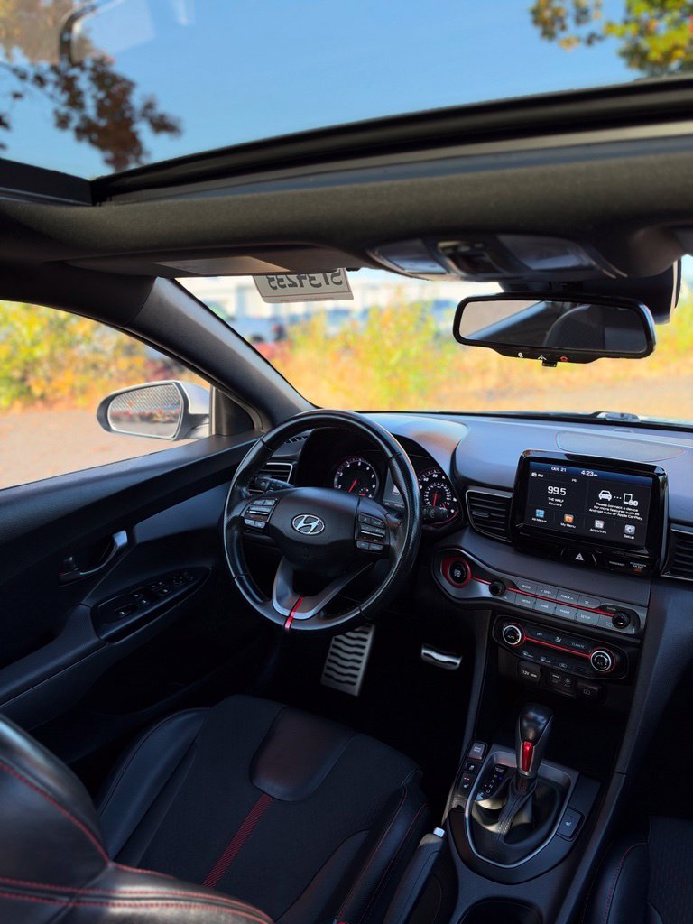 Used 2019 Chalk White Hyundai Turbo image 29