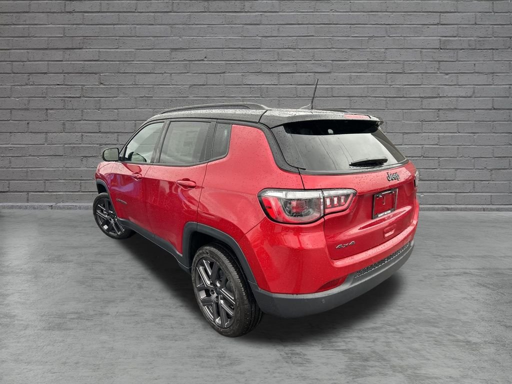 New 2026 Red Hot Pearl-Coat Exterior Paint Jeep Limited image 5