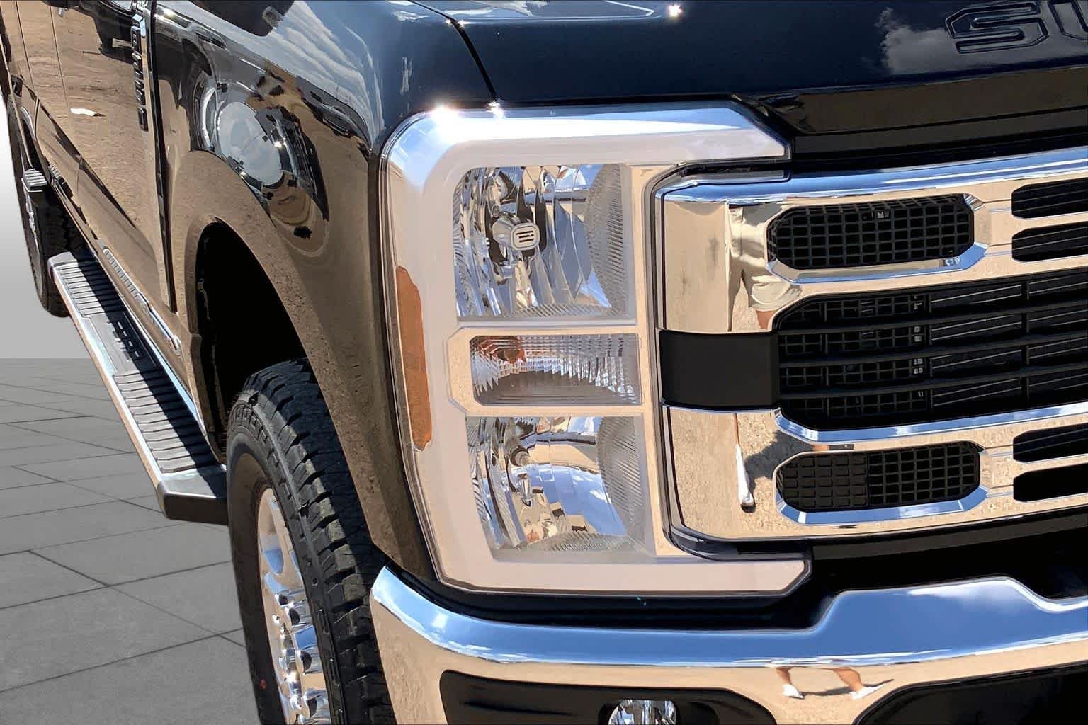 New 2026 Agate Black Metallic Ford F-250® XLT image 13