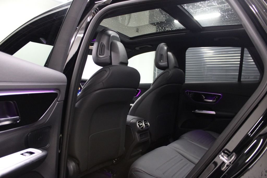 Used 2026  Mercedes-Benz GLC 300 image 28