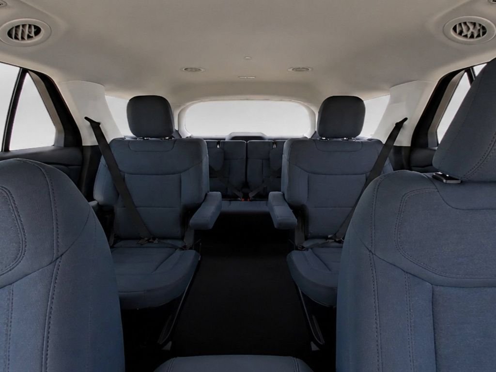 New 2026 Space White Metallic Ford Active image 17