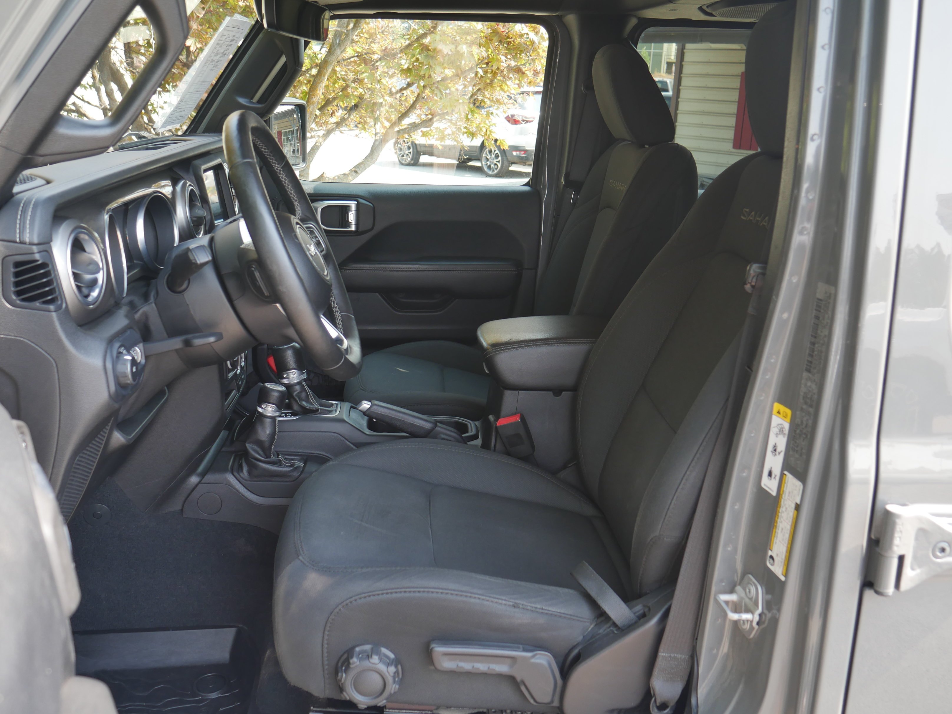 Used 2018 Sting Gray Clearcoat Jeep Sahara image 3