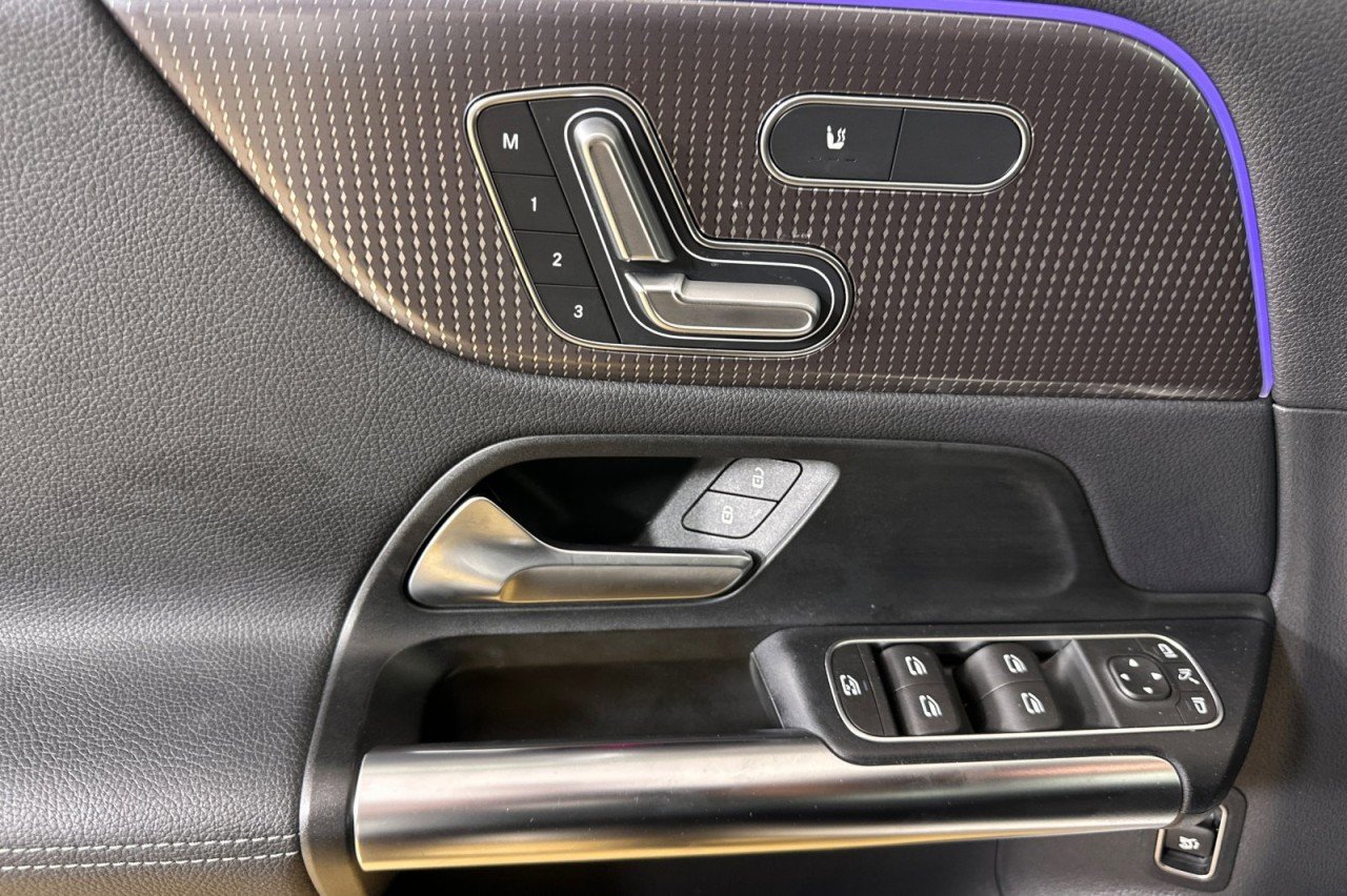 Used 2023 Polar White Mercedes-Benz GLA 250 image 10