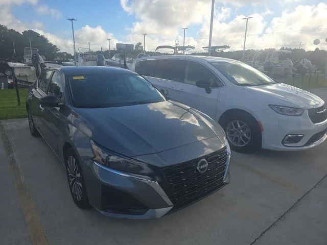 Used 2025 Gray Nissan 2.5 SV image 1