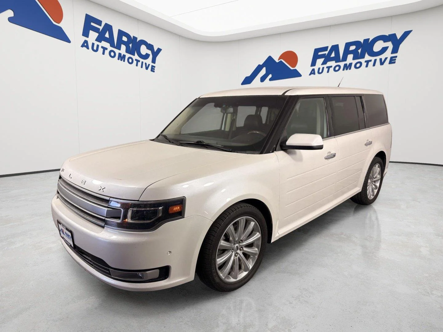 Used 2019 White Platinum Metallic Tri-Coat Ford Limited EcoBoost image 1