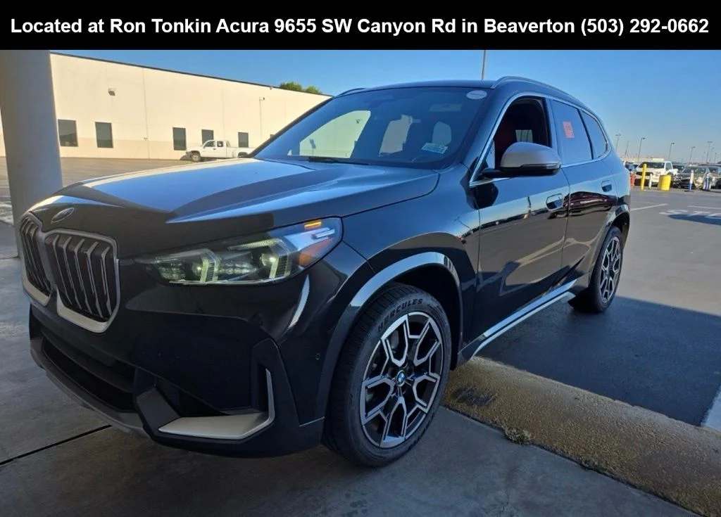 Used 2023 Jet Black BMW xDrive28i image 3