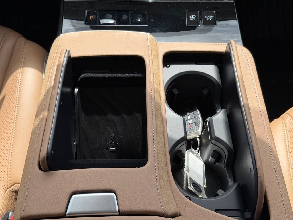 New 2027 RADIANT WHITE INFINITI Luxe 4WD image 21
