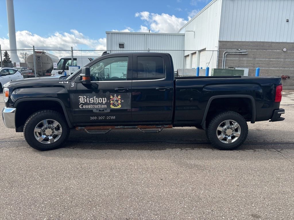 Used 2018 ONYX BLACK GMC SLE image 5