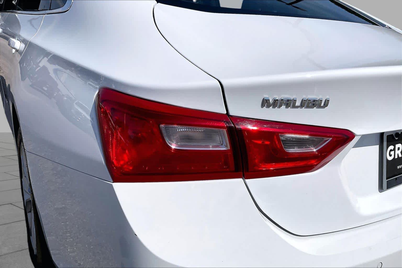 Used 2024 Summit White Chevrolet LT image 29