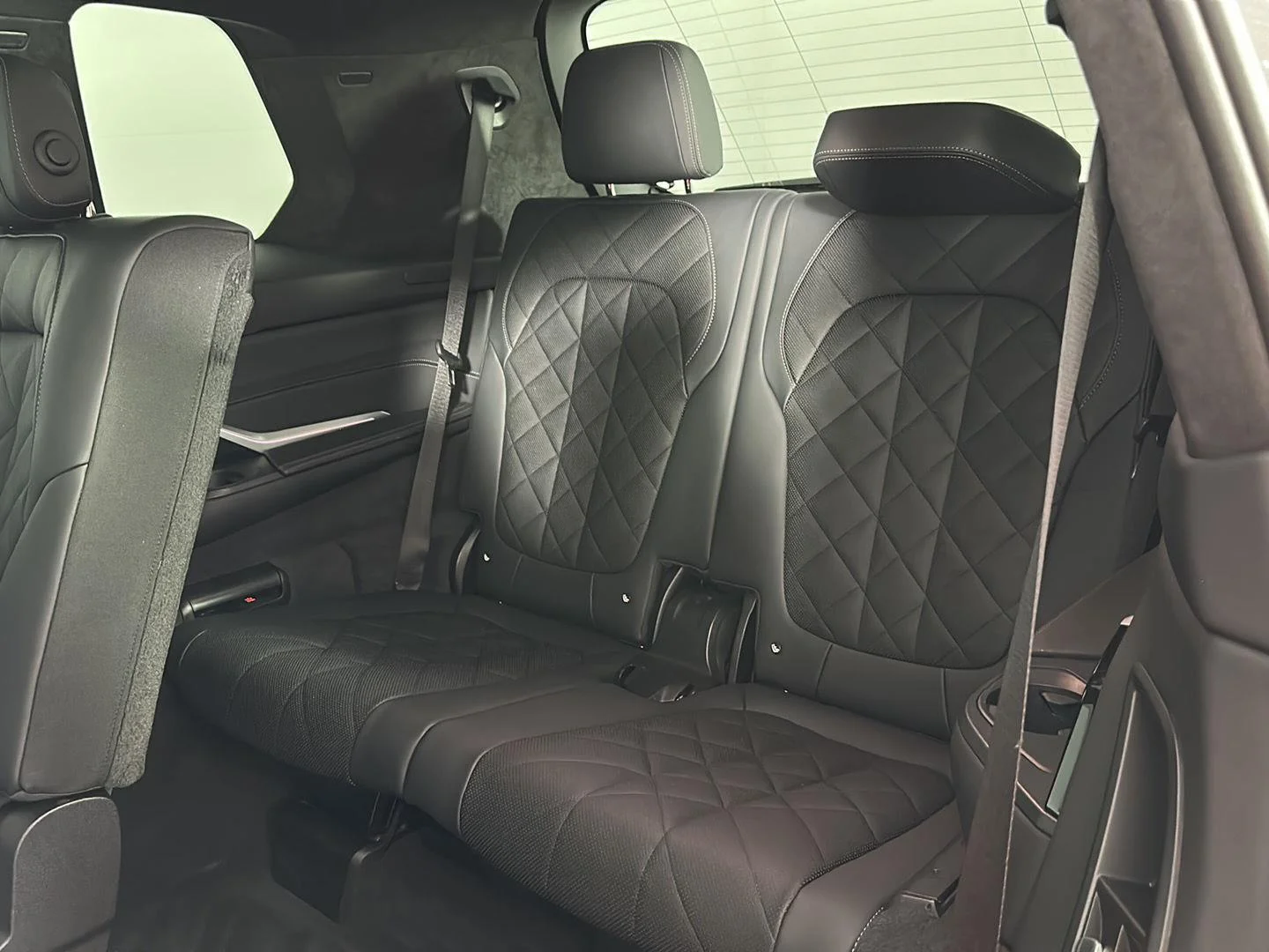 Used 2024 Skyscraper Grey Metallic BMW xDrive40i image 20