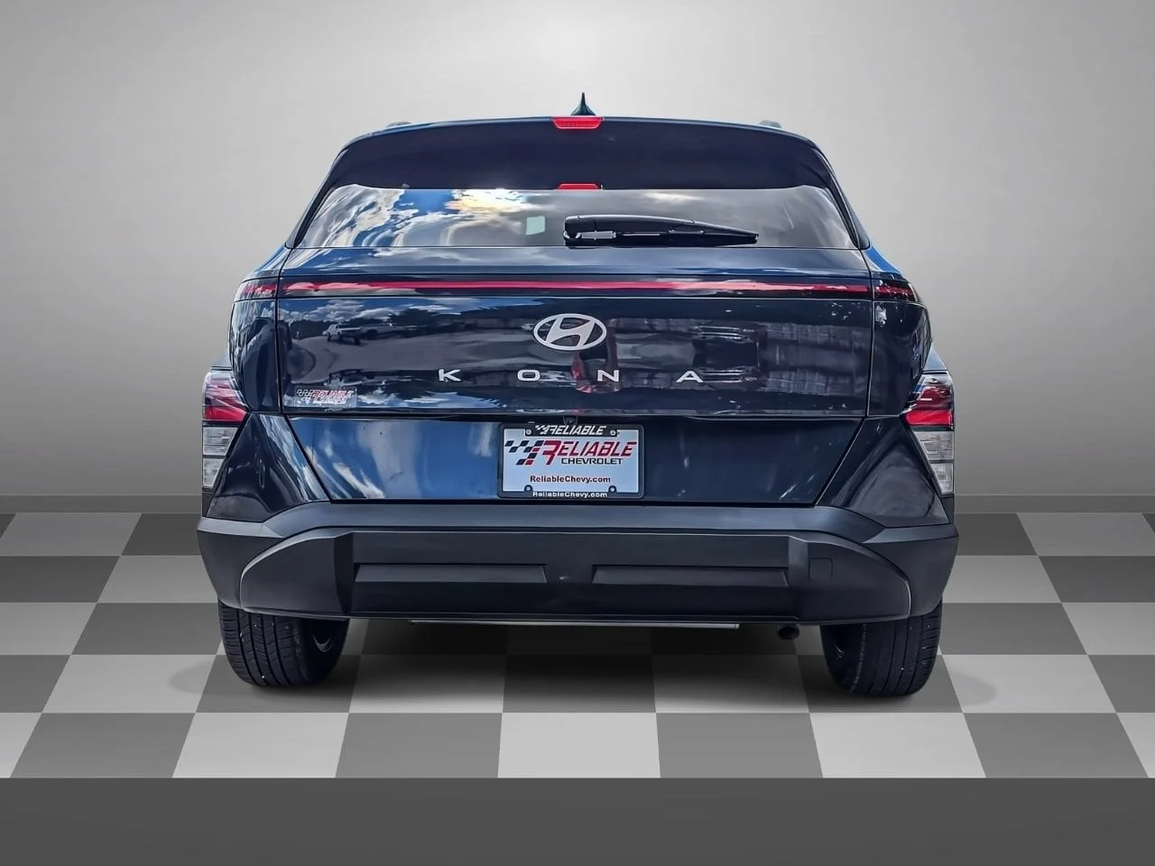 Used 2025  Hyundai SEL image 4
