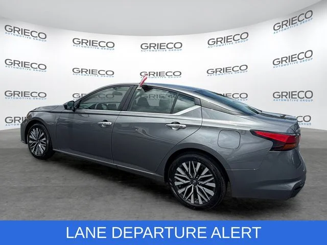 Used 2025 Gray Nissan 2.5 SV image 5