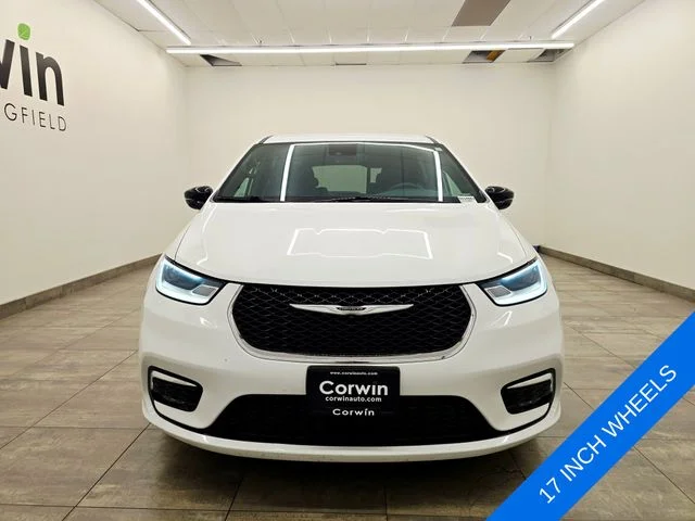 Used 2025 Bright White Clearcoat Chrysler Select image 7