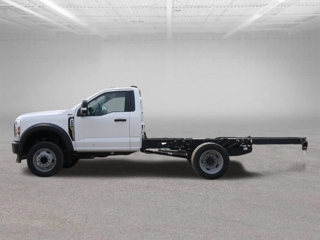 New 2026 Oxford White Ford F-550® XL image 7