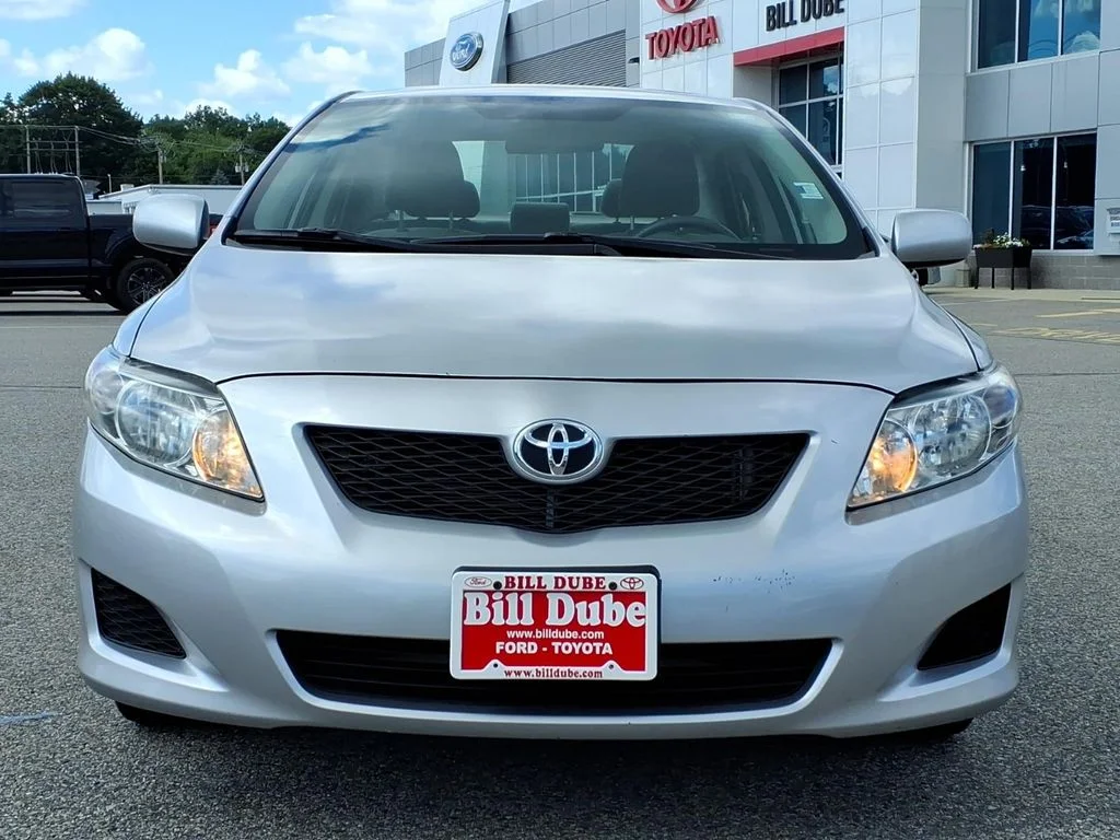 Used 2010 Silver Toyota LE image 17