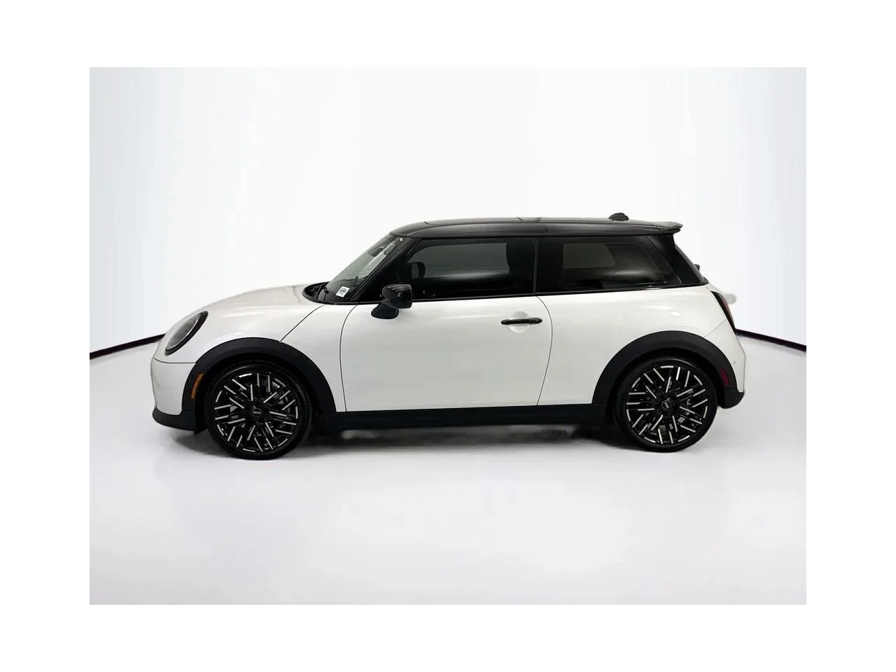 New 2026 Nanuq White Metallic MINI ICONIC image 8