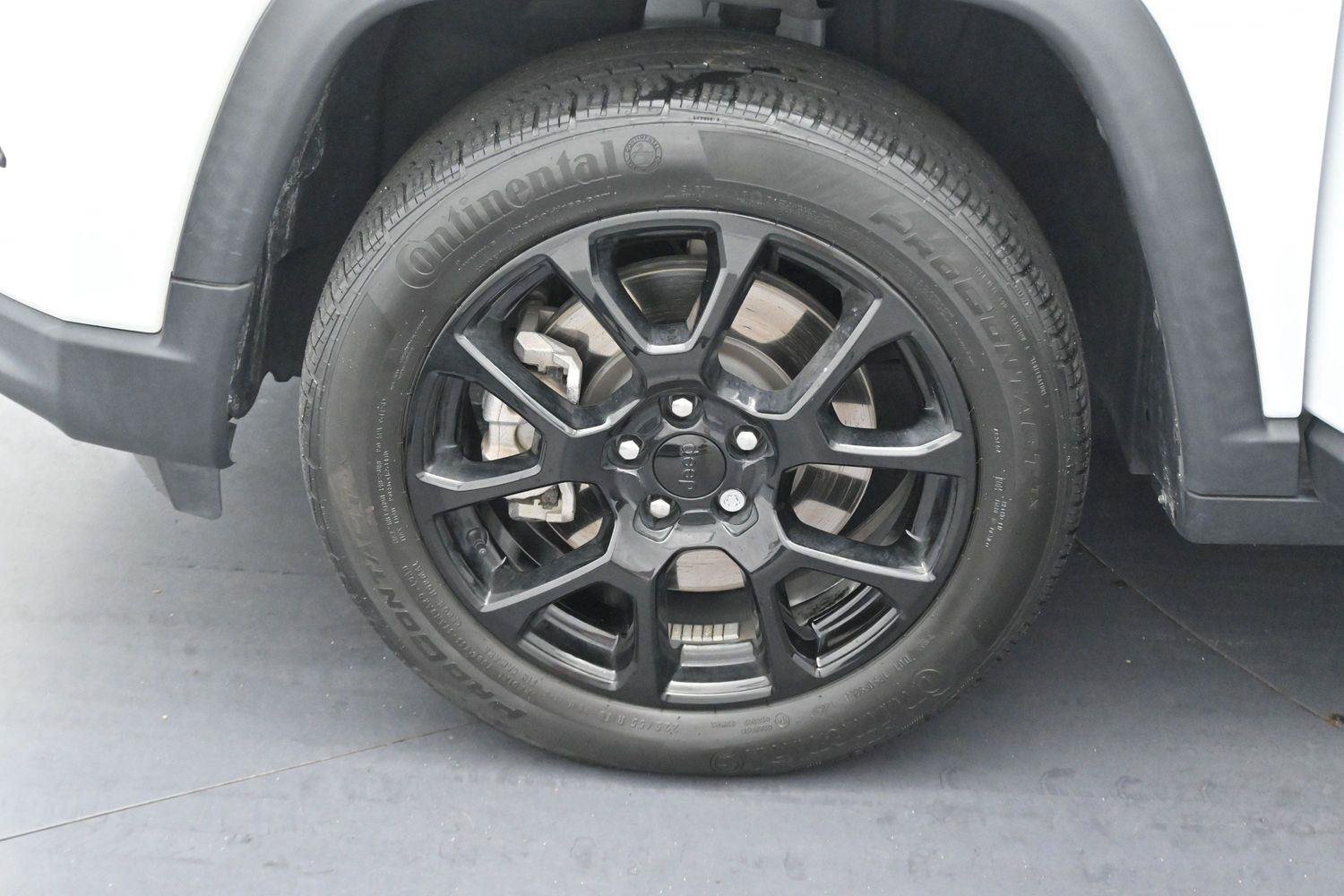 Used 2023 Bright White Clearcoat Jeep Altitude image 31