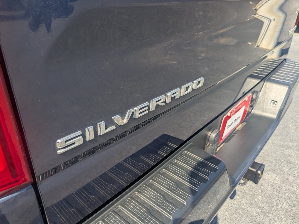 Used 2020 Northsky Blue Metallic Chevrolet Custom image 24