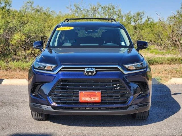 Used 2025 Blueprint Toyota XLE image 2