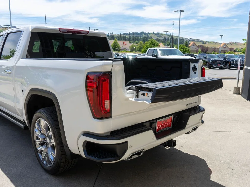 Used 2025 White GMC Denali image 35