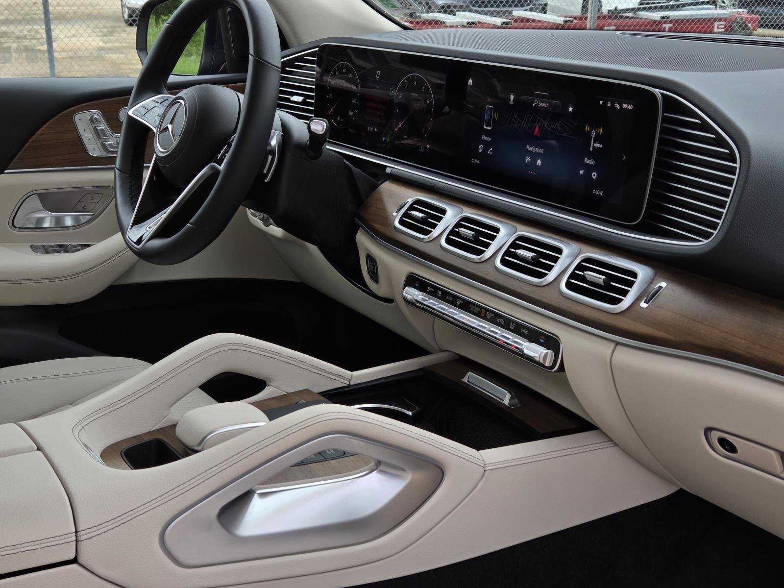 Used 2024 Twilight Blue Metallic Mercedes-Benz GLE 450 image 42
