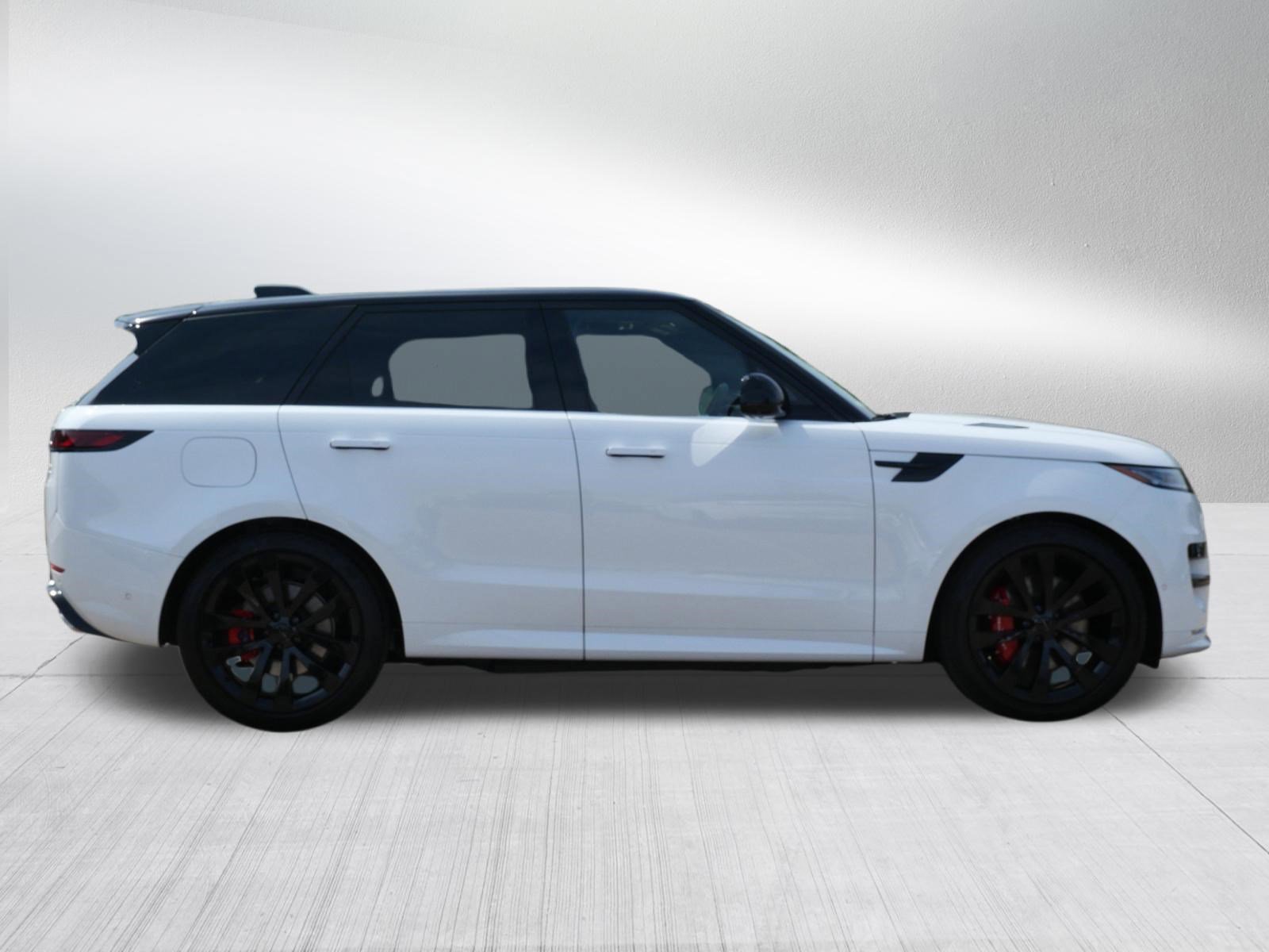 Used 2026 Ostuni Pearl White Premium Metallic Land Rover Autobiography image 6