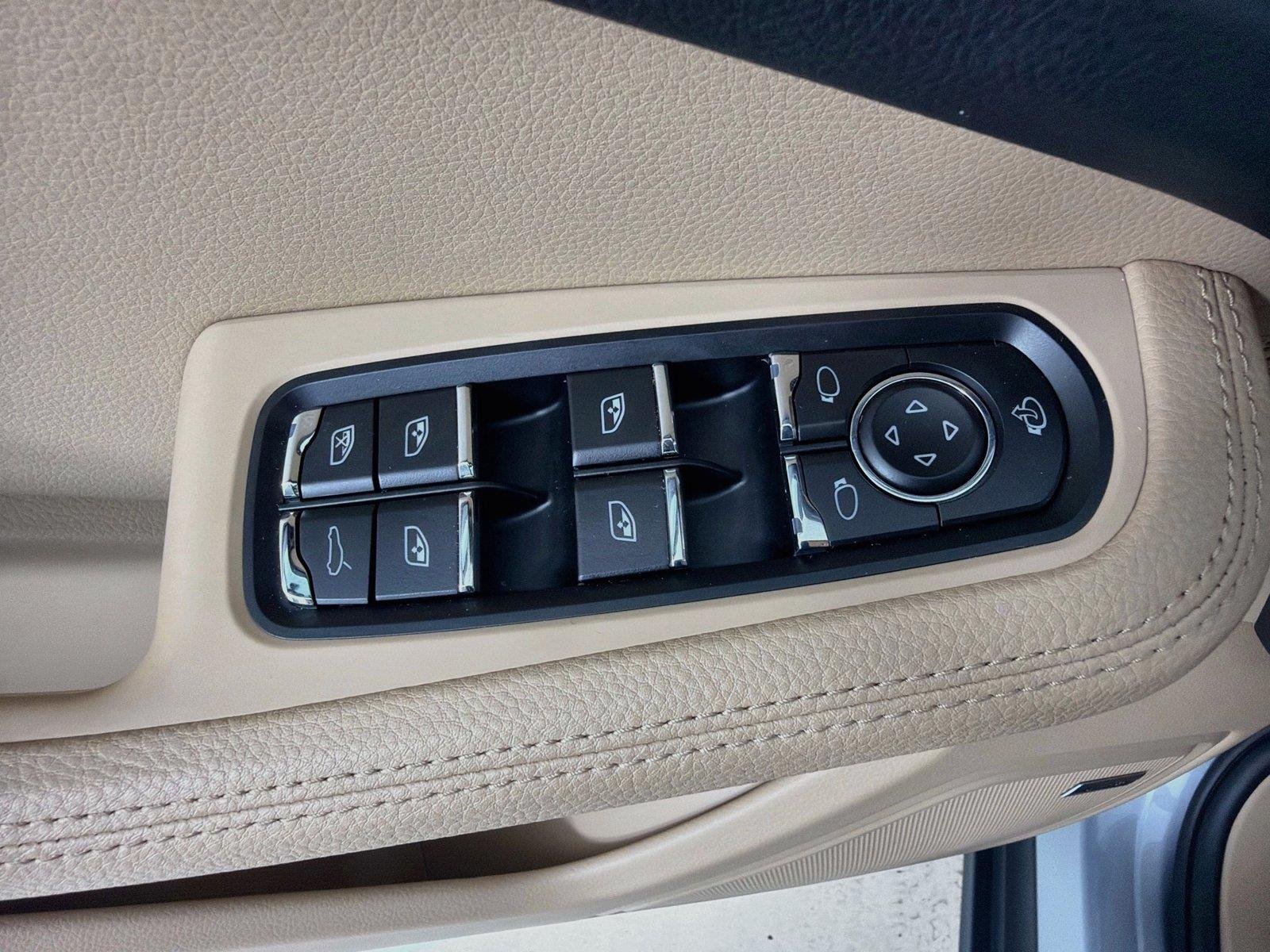 Used 2026 Dolomite Silver Metallic Porsche  image 9