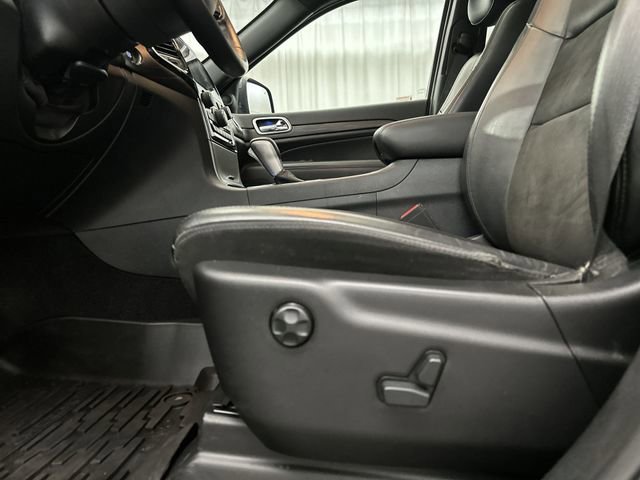 Used 2019 Gray Jeep Altitude image 17