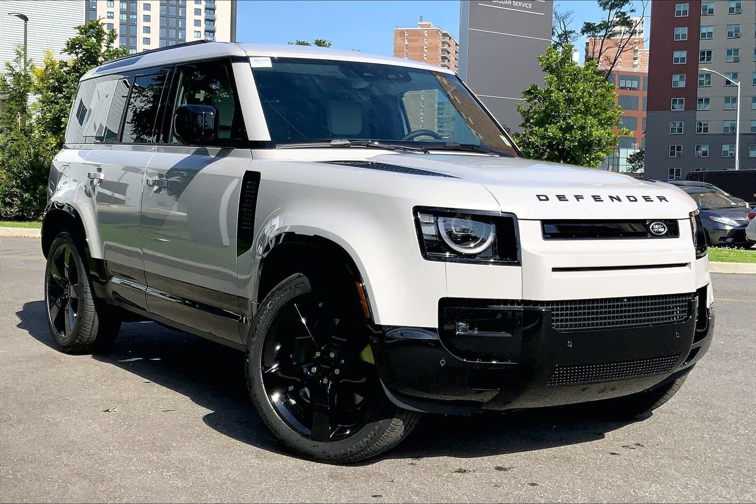 New 2026 Borasco Grey LAND ROVER X-Dynamic SE image 2