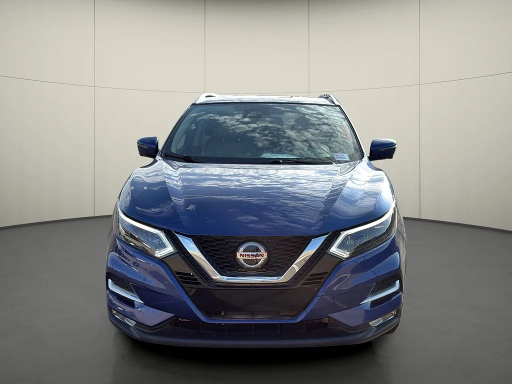 Used 2022 Blue Nissan SL image 2