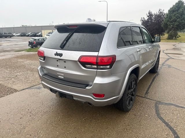 Used 2017 Silver Jeep Altitude image 10