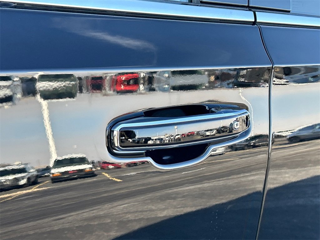 2026 GMC YUKON XL - Image 13